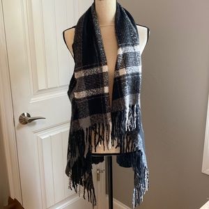 Plaid flyaway vest